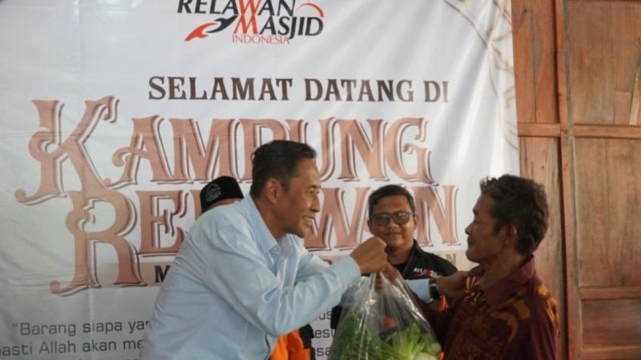 Wakil Bupati Bantul meresmikan Kampung Relawan Masjid Indonesia (RMI) Siaga sebagai langkah konkret menciptakan masyarakat tanggap bencana dan berbagai situasi darurat lainnya di Bantul, Yogyakarta.