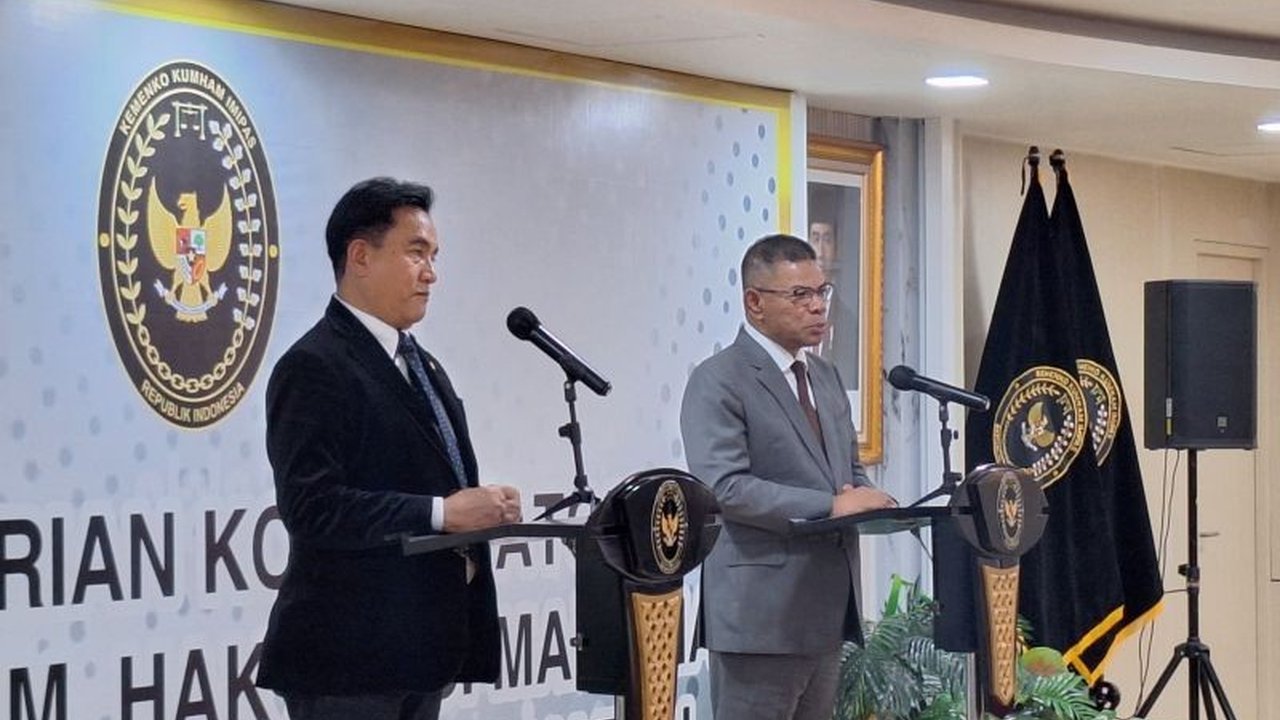 Menteri Hukum dan HAM Indonesia dan Menteri Dalam Negeri Malaysia bertemu membahas kesepakatan pertukaran narapidana untuk menyelesaikan masalah ribuan warga masing-masing negara yang dipenjara di negara lain.