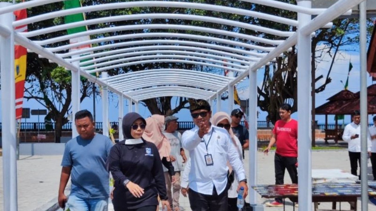 Dinas Pariwisata Mataram akan segera menata fasilitas umum di Pantai Ampenan, seperti toilet dan mushala, menggunakan dana pokir anggota dewan untuk meningkatkan kenyamanan pengunjung.
