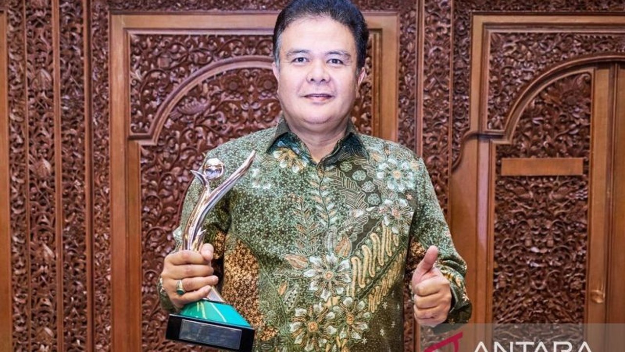 Semen Baturaja (SMBR) kembali meraih penghargaan PROPER Hijau 2024 dari KLHK atas komitmennya dalam menerapkan praktik ramah lingkungan yang berkelanjutan.