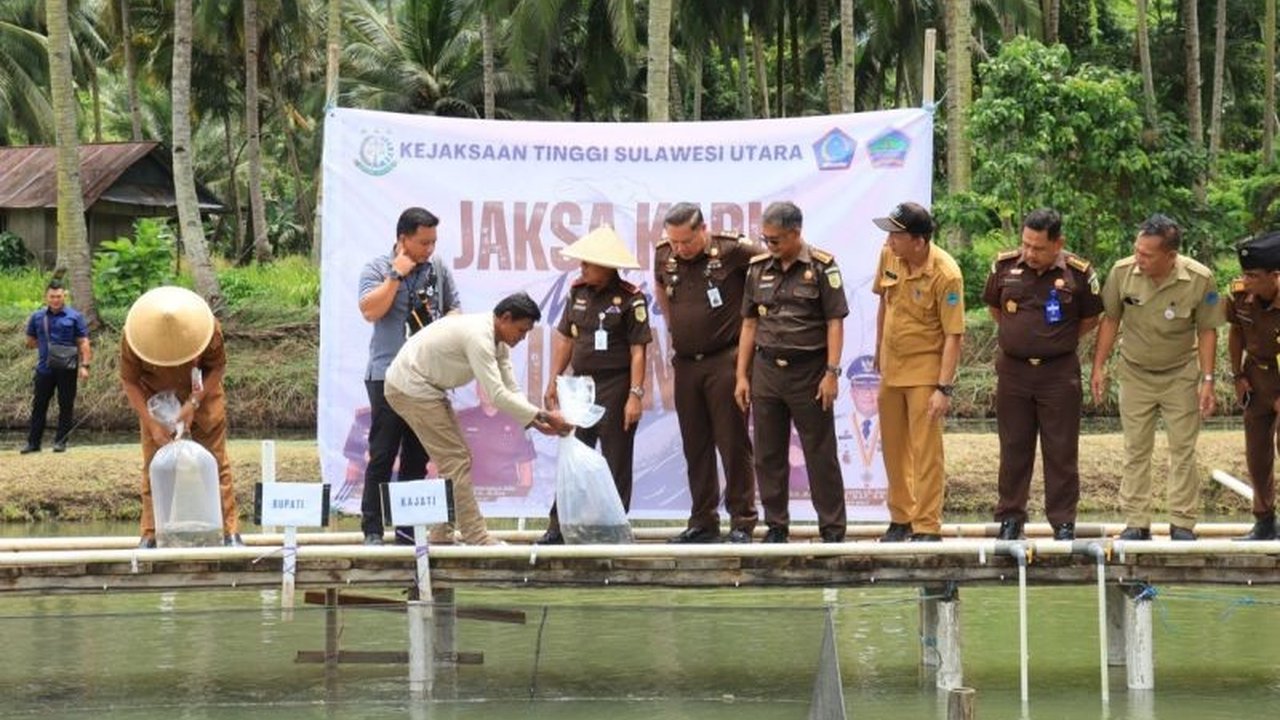 Kejaksaan Tinggi Sulawesi Utara meluncurkan program 'Jaksa Sahabat Tani' di Minahasa Utara, menebar 6.000 benih ikan nila untuk menjaga ketahanan pangan nasional.