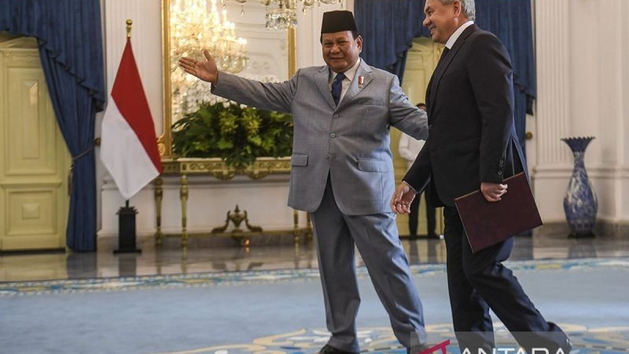 Presiden Prabowo Subianto bertemu Menhan Rusia, Sergei Shoigu, di Istana Kepresidenan Jakarta, membahas peningkatan kerja sama strategis di bidang pertahanan dan ekonomi.