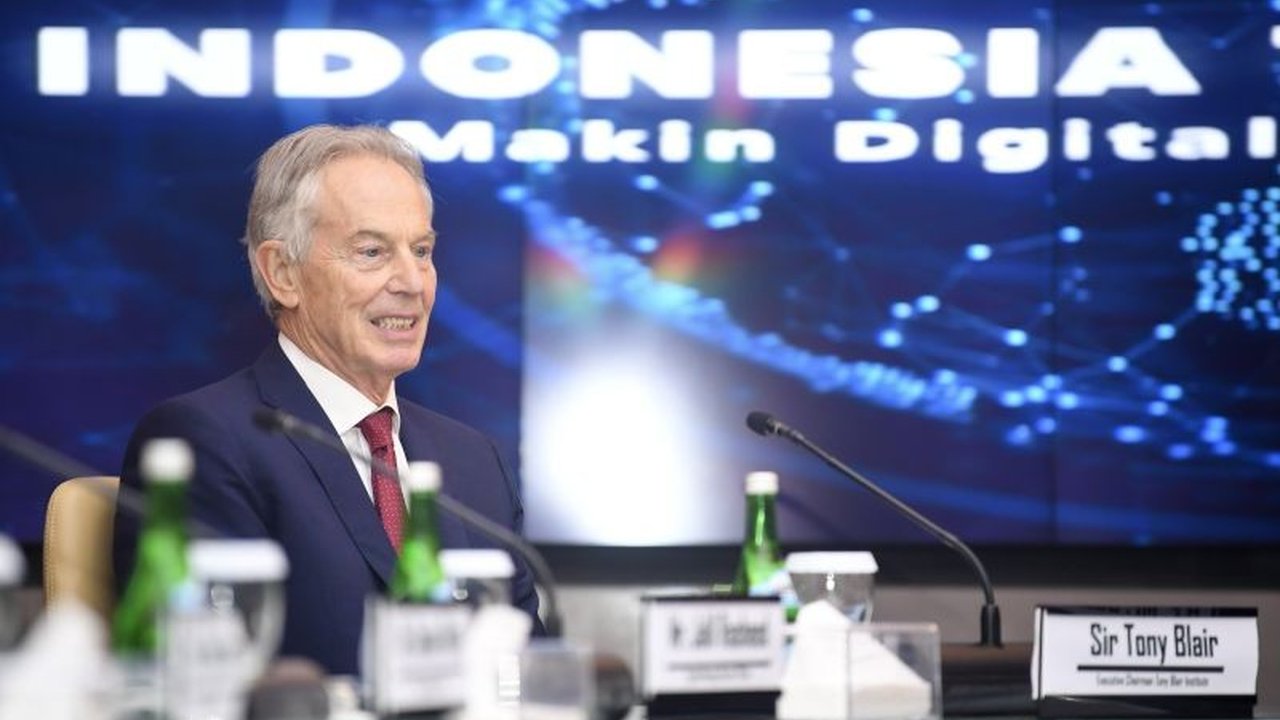 Mantan Perdana Menteri Inggris, Tony Blair, bergabung dengan Dewan Pengawas Danantara, berpotensi membuka akses ke pasar investasi global dan meningkatkan kredibilitas lembaga tersebut.