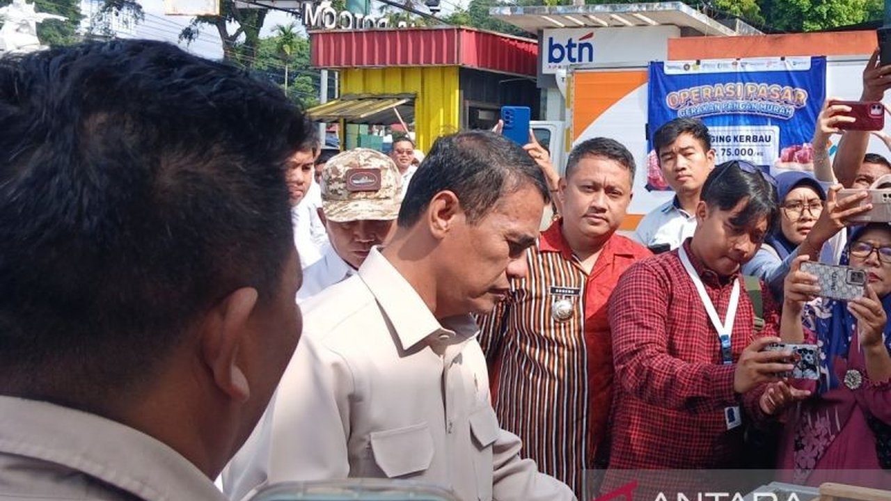 Kementan melibatkan lebih dari 4.500 kantor pos di seluruh Indonesia untuk menggelar operasi pasar pangan murah menjelang Ramadhan, menyediakan beras, gula, minyak, dan ayam dengan harga terjangkau.