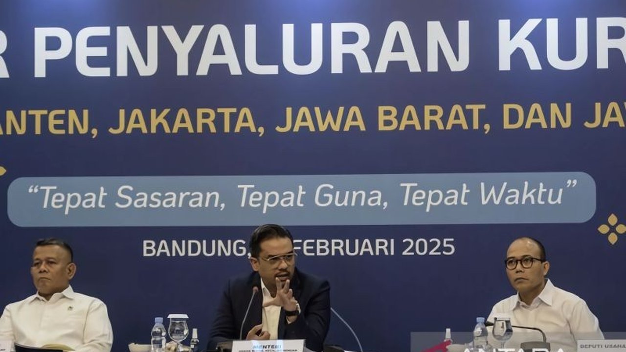 Menteri UMKM, Maman Abdurrahman, meminta penyaluran KUR tahun 2025 senilai Rp300 triliun tepat sasaran dan berkualitas untuk mendorong pertumbuhan ekonomi 8 persen.