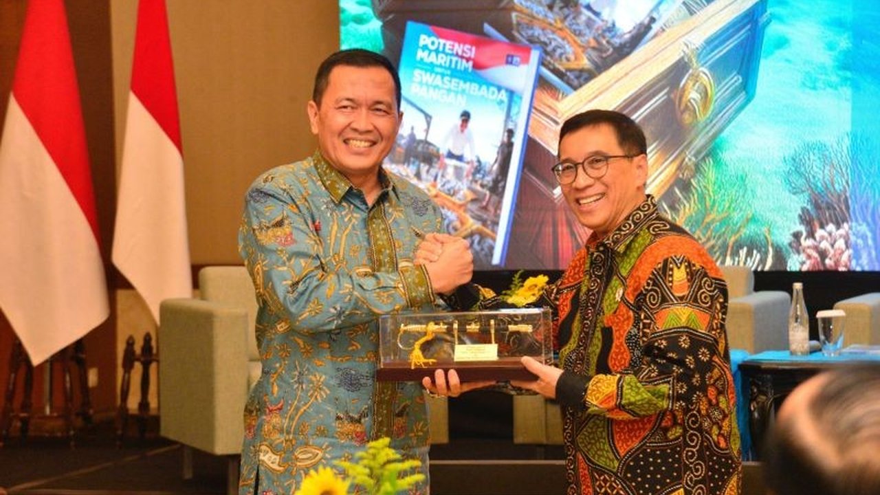 Laksda TNI Edwin ungkap potensi ekonomi biru sebagai kunci swasembada pangan Indonesia, memanfaatkan budaya maritim dan potensi laut Nusantara yang luas.