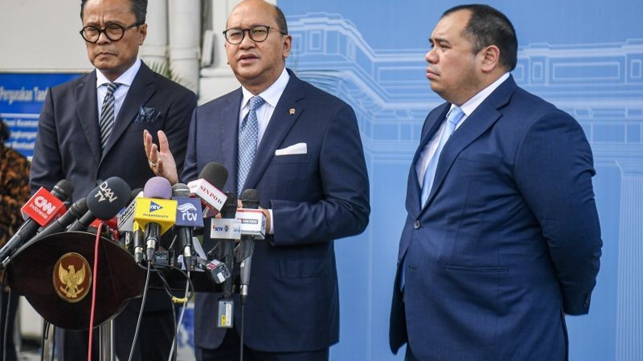 Ekonom Indef optimistis BPI Danantara, dengan konsolidasi BUMN unggulan, akan menjadi akselerator utama dalam mewujudkan visi Indonesia Emas 2045 melalui optimalisasi aset negara dan pertumbuhan ekonomi.