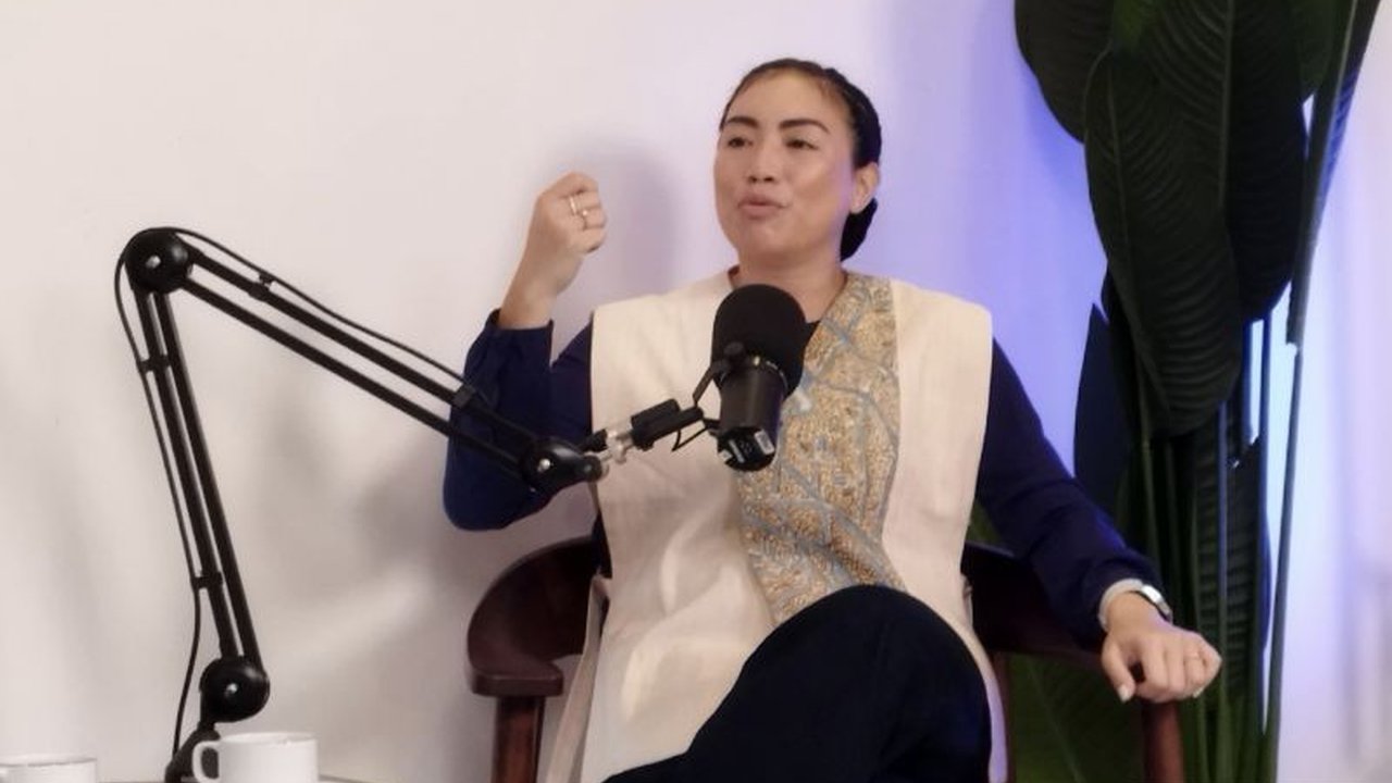 Wakil Ketua Komisi VII DPR RI, Rahayu Saraswati, mendorong pengembangan sektor pariwisata Indonesia sebagai soft power melalui revisi UU Kepariwisataan,  menargetkan standar destinasi wisata setara Jepang dan edukasi pariwisata berkelanjutan.