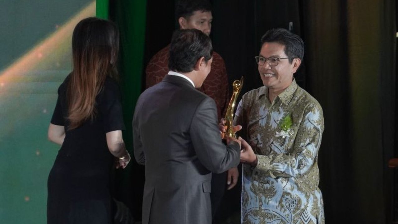 PT Pertamina Gas (Pertagas) meraih tiga penghargaan Proper Emas 2024 dari Kementerian Lingkungan Hidup berkat komitmennya terhadap keberlanjutan lingkungan dan pemberdayaan masyarakat.