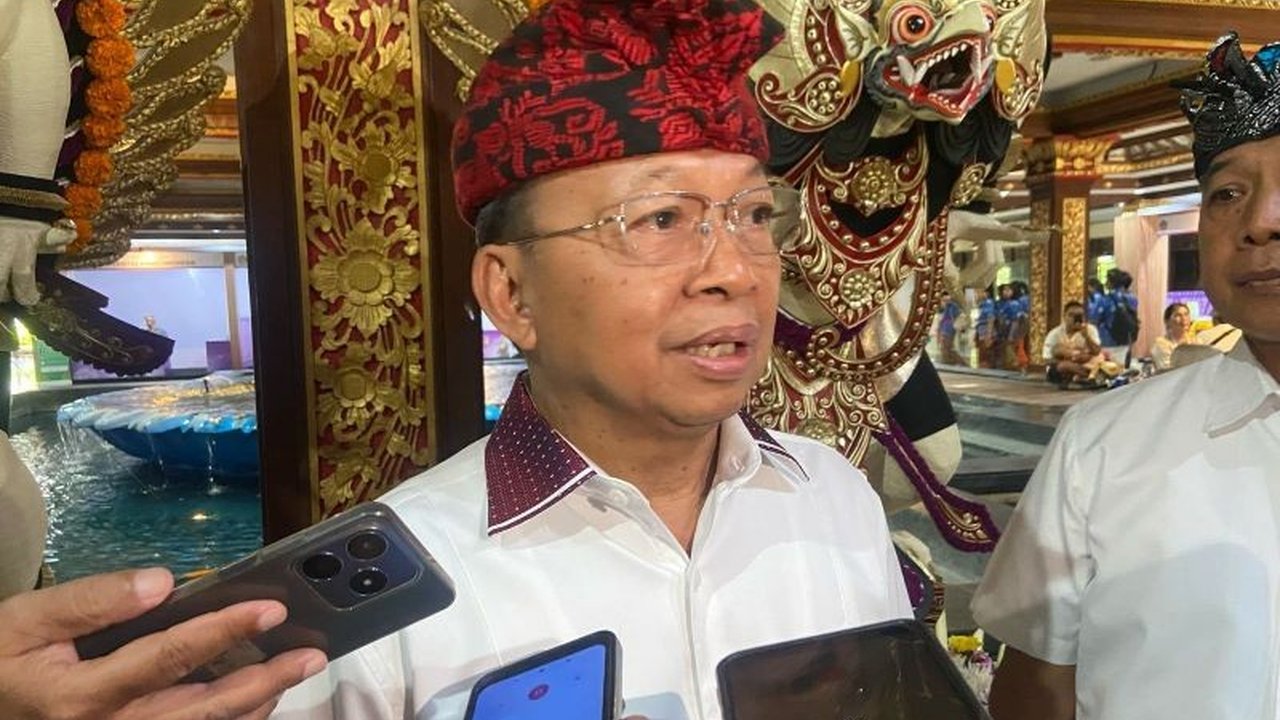 Gubernur Bali, Wayan Koster, telah kembali bertugas setelah absen dari retret kepala daerah di Akmil Magelang dan akan mengikuti gelombang kedua bersama kepala daerah lainnya dari PDI Perjuangan.