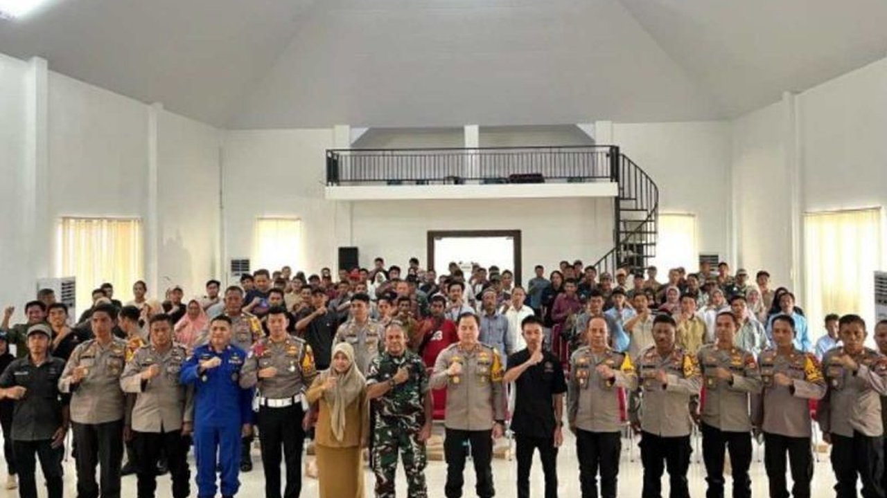 Fenomena #KaburAjaDulu justru dilihat Kapolres Luwu sebagai peluang bagi petani milenial untuk memaksimalkan potensi pertanian di Luwu, Sulawesi Selatan.