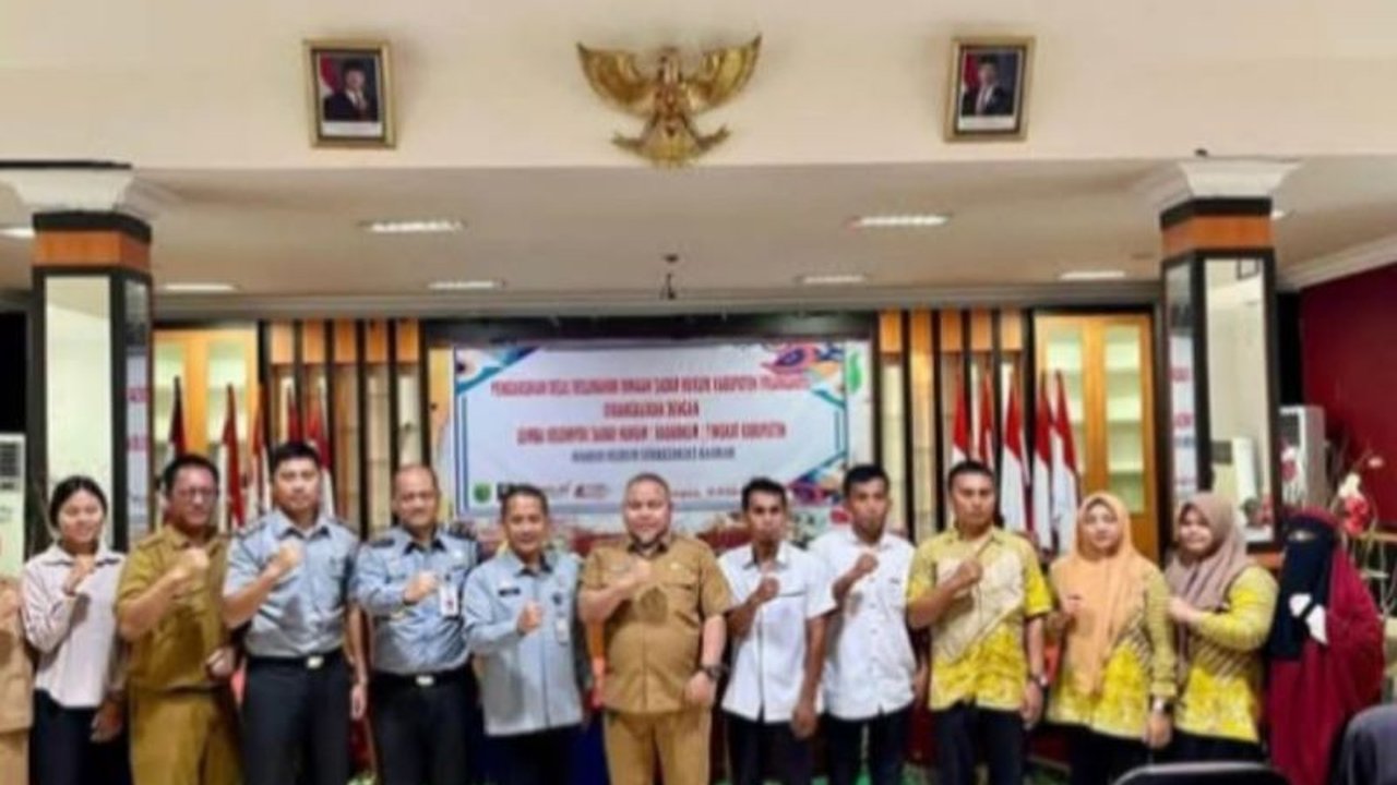 Kemenkumham Sulbar menggelar lomba keluarga sadar hukum (Kadarkum) di Pasangkayu, Sulawesi Barat, untuk meningkatkan kesadaran hukum masyarakat dan mencari wakil Sulbar di tingkat nasional.