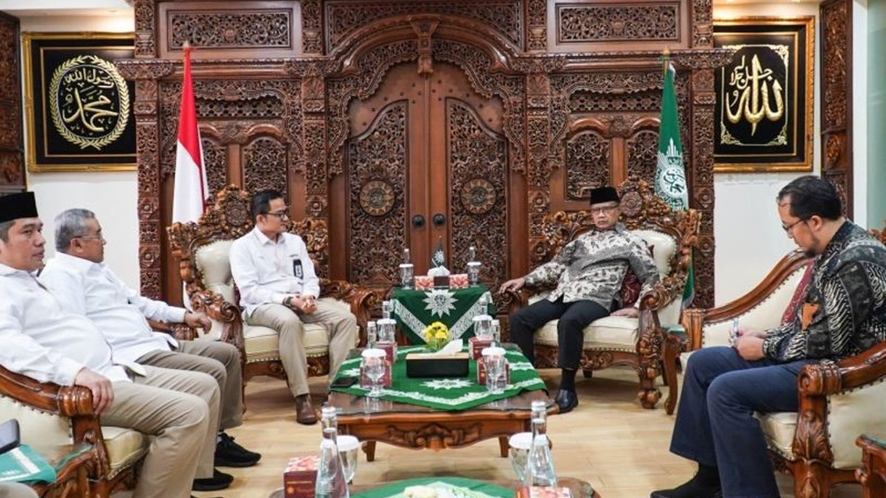 Badan Pengelola Keuangan Haji (BPKH) dan PP Muhammadiyah memperkuat kerja sama untuk pengelolaan dana haji yang lebih profesional, transparan, dan bermanfaat bagi umat Islam Indonesia.