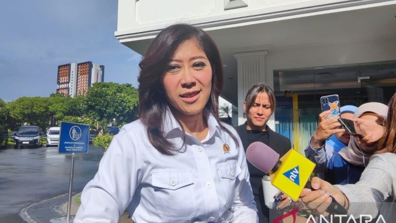 Menteri Kominfo Meutya Hafid meminta biro humas pemerintah pusat dan daerah untuk aktif menangkal misinformasi di media sosial demi melindungi hak masyarakat atas informasi yang benar.