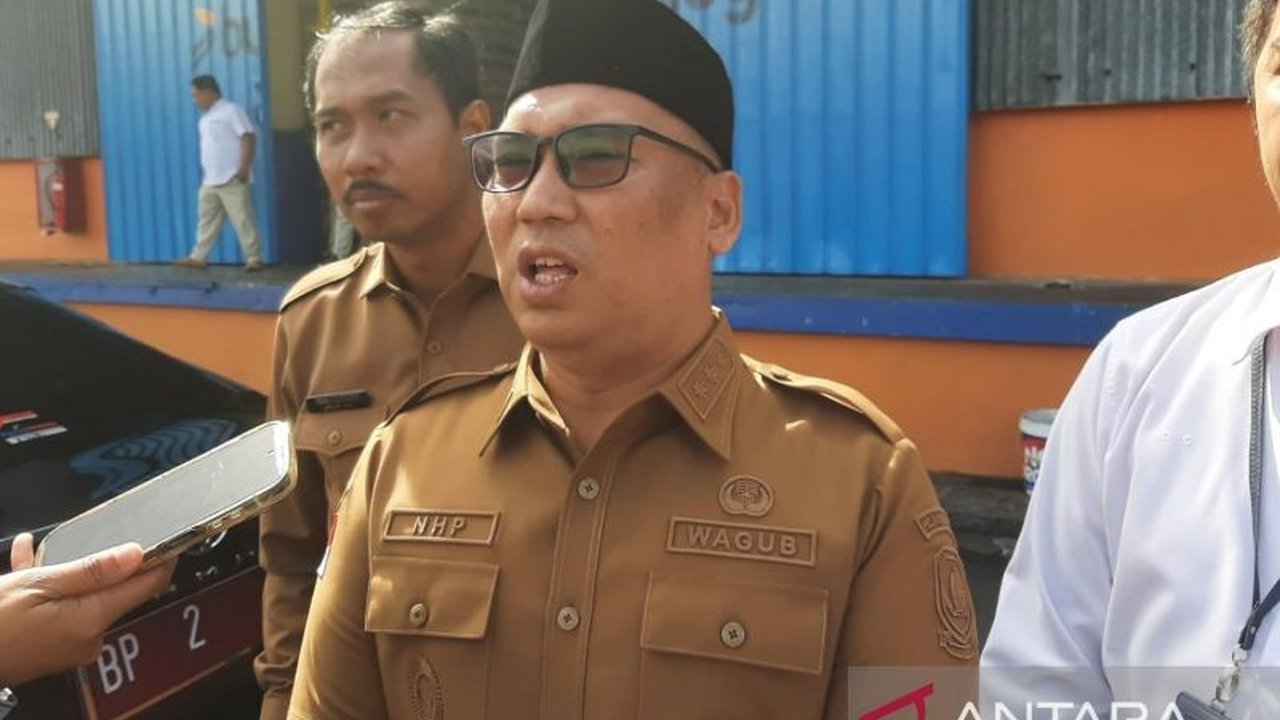 Wagub Kepri Nyanyang Haris Pratamura tekankan pentingnya kepastian hukum pengelolaan FTZ di Bintan, Tanjungpinang, dan Karimun untuk menarik investasi signifikan dan bersaing dengan Singapura dan Malaysia.