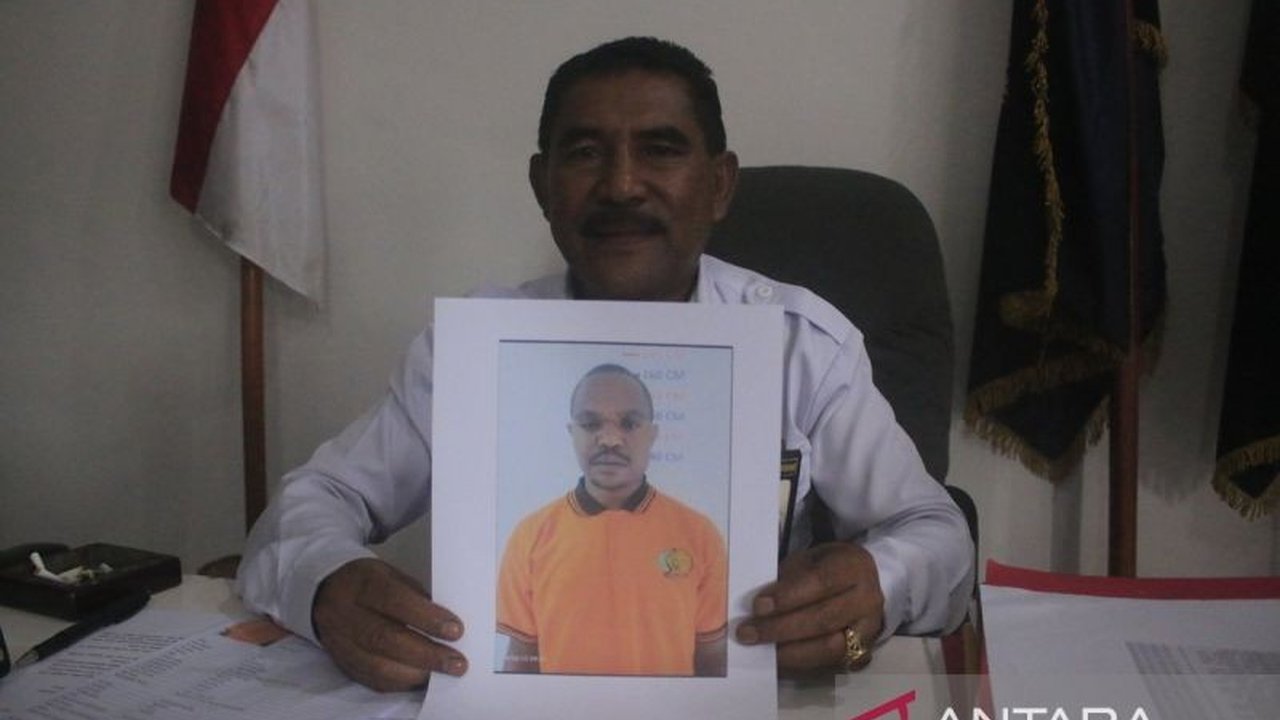 Tujuh narapidana Lapas Wamena kabur pada Selasa (25/2) akibat kelalaian petugas saat hujan deras; satu narapidana telah ditangkap, sementara enam lainnya masih buron dan pencarian masih dilakukan.