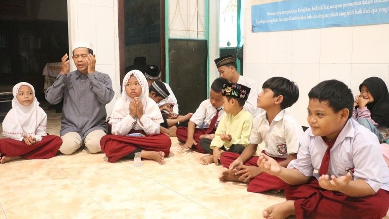PT Pertamina Patra Niaga Regional Jatimbalinus berbagi santunan kepada anak yatim di Surabaya dalam rangka menyambut Ramadhan dan HUT ke-28, sebagai wujud kepedulian sosial dan dukungan terhadap SDGs.