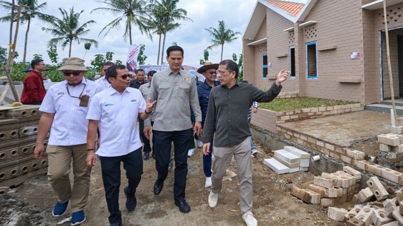 Program pemerintah membangun 3 juta rumah dinilai Komisi VI DPR sebagai peluang besar bagi industri semen dalam negeri, terutama dengan inovasi produk ramah lingkungan seperti bata interlock presisi.