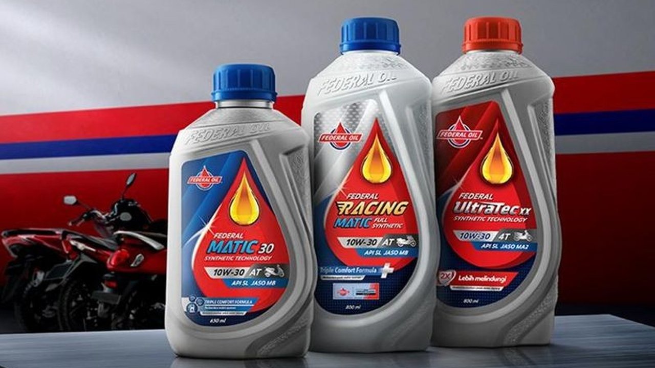 Federal Oil bekerja sama dengan Dewa Motor memecahkan rekor MURI dengan memberikan 10.100 botol oli mesin dan servis gratis kepada konsumen di Indonesia.