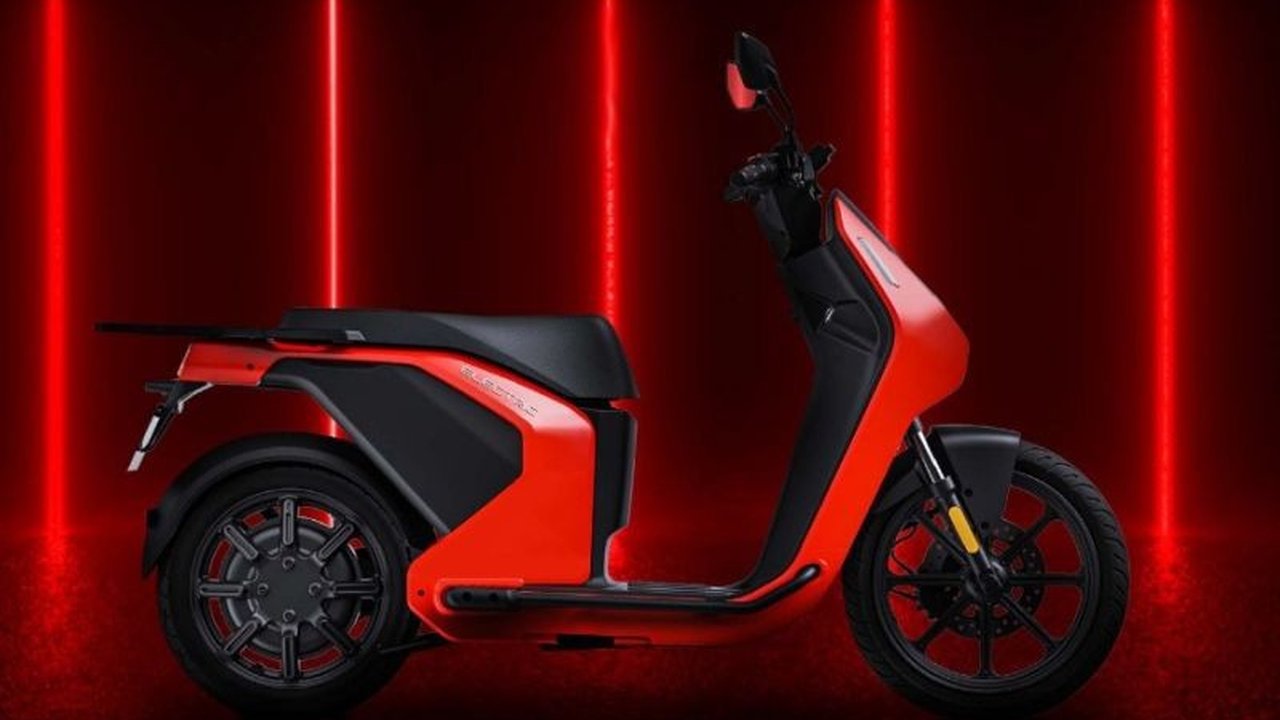 Charged Indonesia luncurkan Charged Baycat, motor listrik dengan teknologi Super Fast Charging yang mampu mengisi daya 0-80 persen hanya dalam 30 menit, dibanderol mulai Rp29.880.000.