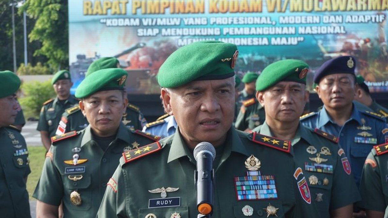 Kodam VI/Mulawarman berkomitmen membangun pertahanan yang tangguh dan mendukung kemandirian bangsa melalui sinergi dengan komponen bangsa lainnya serta modernisasi alutsista dalam menghadapi dinamika geopolitik.