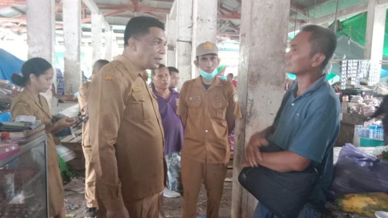 Pemerintah Kabupaten Manggarai Barat (Mabar) memantau pasar dan memastikan ketersediaan bahan pokok menjelang Ramadhan, harga relatif stabil kecuali beberapa komoditas seperti bawang dan cabai.