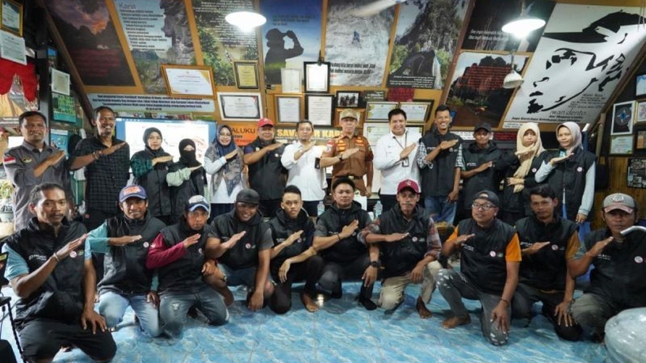 Subholding Pelindo Jasa Maritime (SPJM) berkolaborasi dengan Komunitas Anak Sungai Rammang-Rammang dalam pelatihan peningkatan kapasitas pemandu wisata di Desa Wisata Rammang-Rammang, Maros, Sulawesi Selatan.