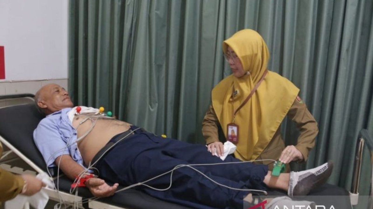 Dinas Kesehatan Kaltim tekankan pentingnya Cek Kesehatan Gratis (CKG) untuk meningkatkan kualitas hidup dan harapan hidup masyarakat yang hampir mencapai 75 tahun, serta upaya pencegahan penyakit tidak menular.