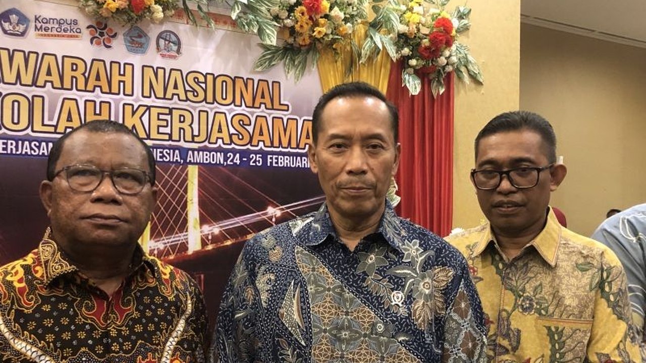 Universitas Pattimura Ambon menggagas sekolah vokasi kemaritiman untuk mengembangkan potensi kelautan Maluku dan mencetak generasi maritim yang kompeten serta mendukung program Astacita.