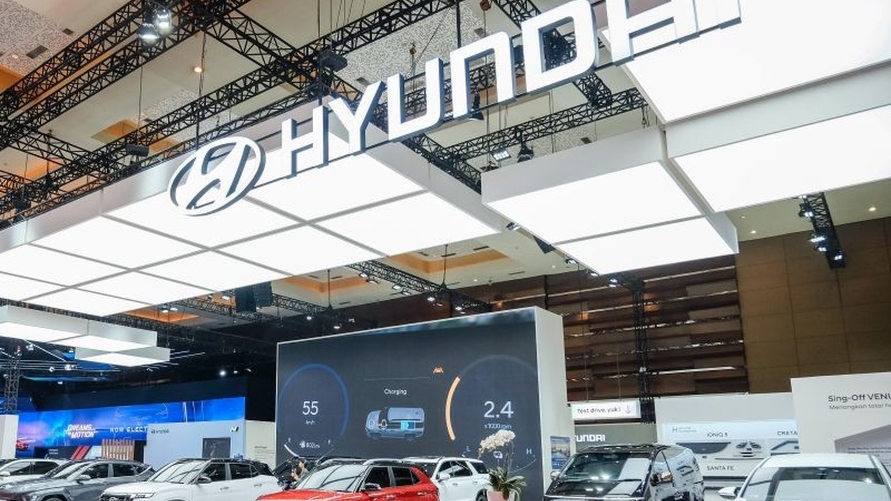 Hyundai Motors Indonesia sukses membukukan 2.012 pemesanan kendaraan selama IIMS 2025, dengan Stargazer, Creta, dan Venue menjadi model andalan yang menarik minat konsumen.