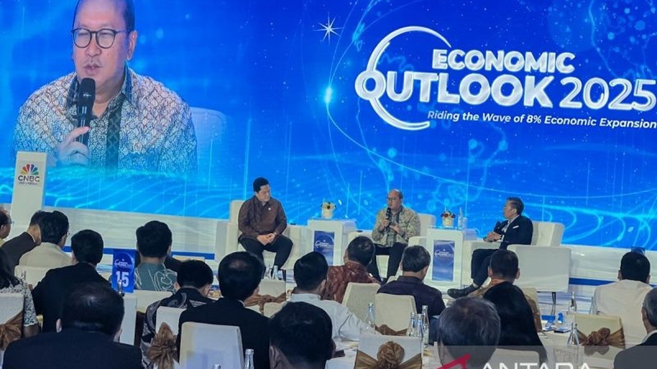 CEO BPI Danantara, Rosan Roeslani, tegaskan komitmen investasi Danantara untuk ciptakan lapangan kerja berkualitas dan berkelanjutan demi kesejahteraan masyarakat Indonesia.