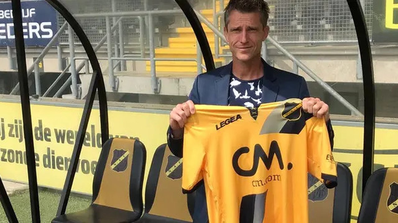 Frank Van Kempen saat diumumkan sebagai pelatih baru Jong NAC Breda pada 2018. (Dok. NAC Breda)