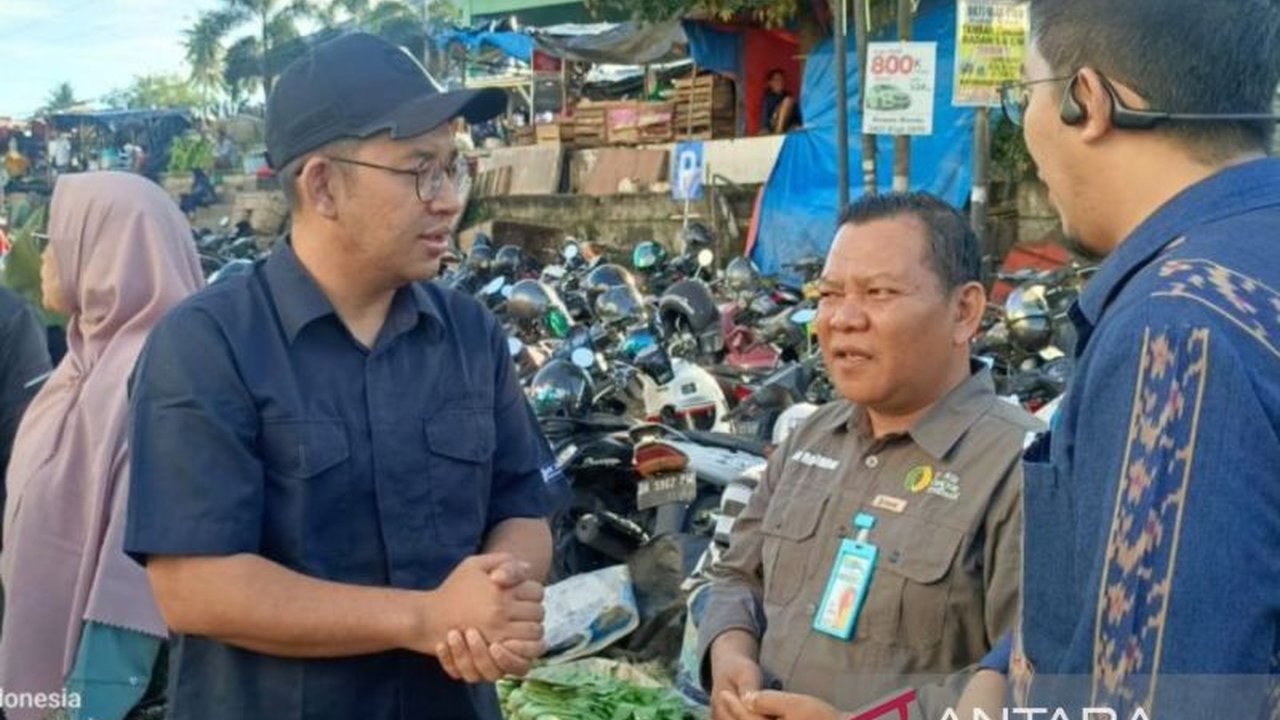 Bank Indonesia Perwakilan Babel dan TPID melakukan pemantauan pasar tradisional di Pangkalpinang untuk mengendalikan inflasi menjelang Ramadhan dan Idul Fitri 1446 H, dengan fokus pada harga dan stok bahan pokok.