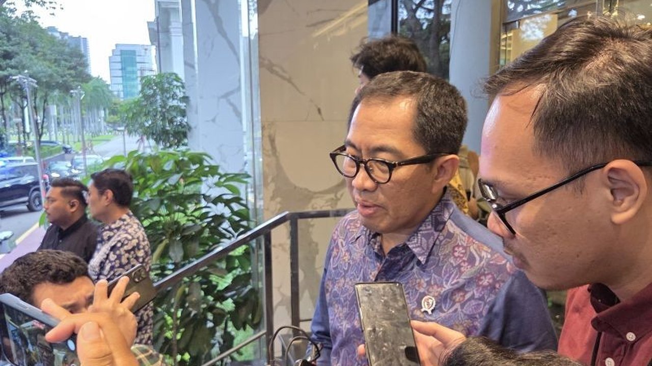 Sejumlah pengusaha China tertarik relokasi pabrik ke Kawasan Ekonomi Khusus (KEK) Kendal, Jawa Tengah, didorong kebijakan AS dan daya tarik investasi di Indonesia.