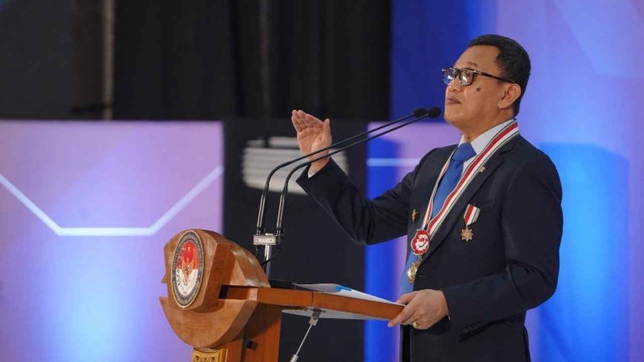 Menteri Ketenagakerjaan menegaskan bahwa semua warga negara Indonesia yang bekerja di luar negeri, termasuk atlet dan profesional, termasuk dalam kategori pekerja migran.