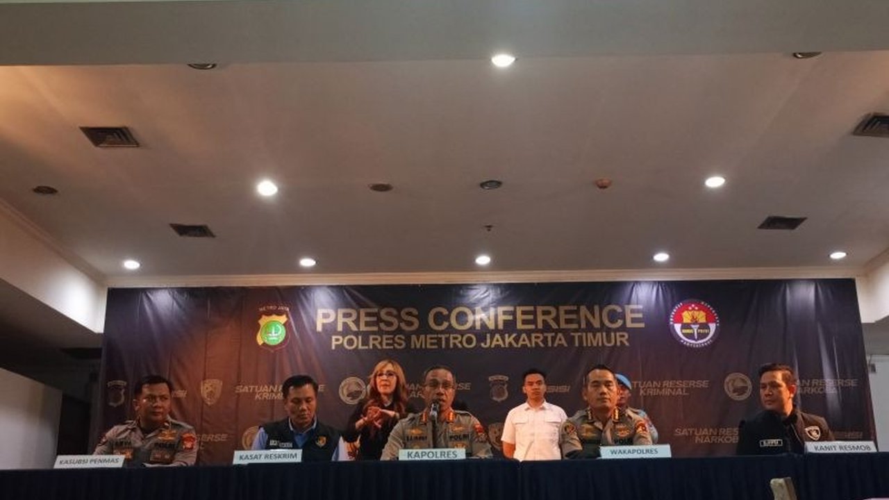 Pria 69 tahun ditemukan tewas dicor di Jakarta Timur; pelaku, yang merupakan karyawan korban, mengaku sakit hati karena ditampar dan gaji belum dibayar.