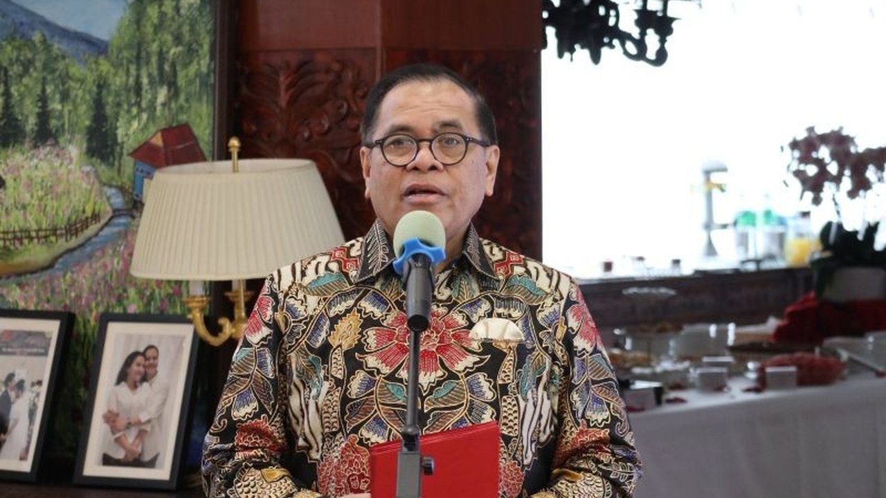 Dubes Djauhari Oratmangun telah memperkenalkan kebijakan luar negeri Indonesia di bawah kepemimpinan Presiden Prabowo Subianto kepada media China, menekankan Visi Emas Indonesia 2045 dan kerja sama strategis dengan Tiongkok.
