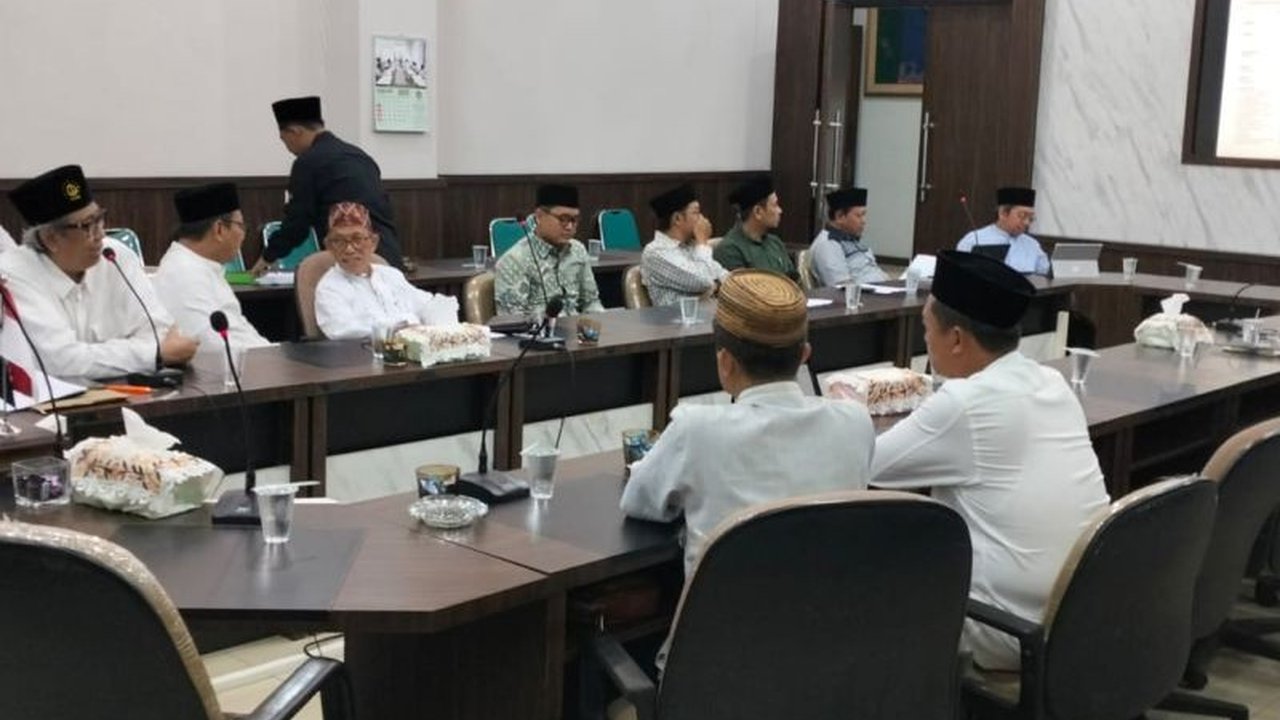 PWNU Jawa Timur menggelar 'Ngaji Nusantara' selama Ramadhan 1446 H, diisi kajian tematik, khataman Al-Qur'an, dan kultum untuk masyarakat luas.