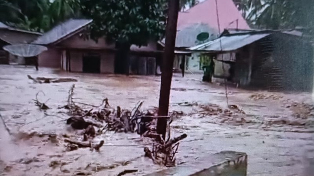 Banjir di Pasaman: 60 Rumah Terendam, Satu Rumah Roboh