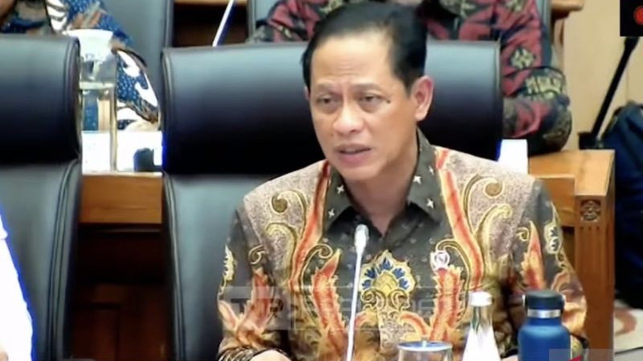 Menteri LH mengusulkan agar pengelolaan sampah menjadi pelayanan dasar pemerintah daerah untuk meningkatkan prioritas dan alokasi anggaran guna mengatasi masalah sampah nasional yang mencapai 56,63 juta ton pada 2023.