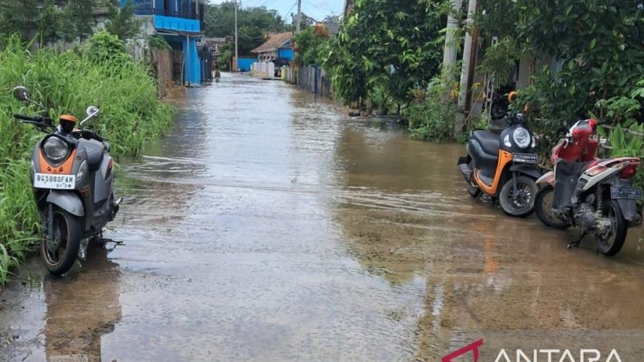 Curah hujan tinggi di OKU, Sumsel mengakibatkan banjir yang merendam 135 rumah dan menyebabkan kerugian mencapai Rp515 juta, tanpa korban jiwa.