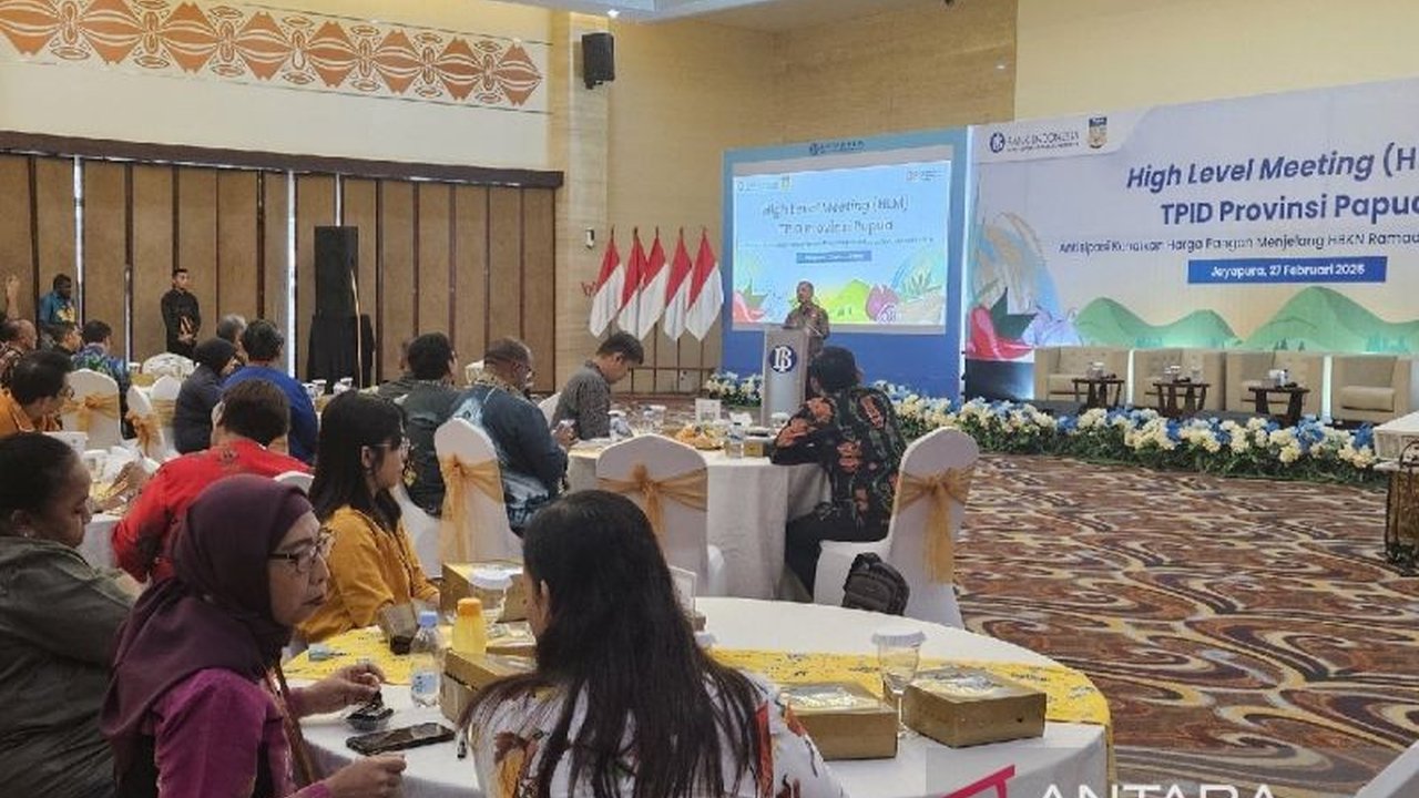 Gubernur Papua, Ramses Limbong, meminta TPID untuk aktif memantau harga bahan pokok dan menjamin ketersediaan selama Ramadhan guna mencegah inflasi yang tak terkendali.