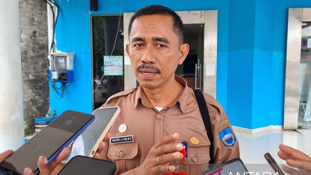 Pemkab Manokwari telah meluncurkan program Cek Kesehatan Gratis (CKG) di beberapa Puskesmas, bertujuan mendeteksi dini penyakit dan meningkatkan kesehatan masyarakat.