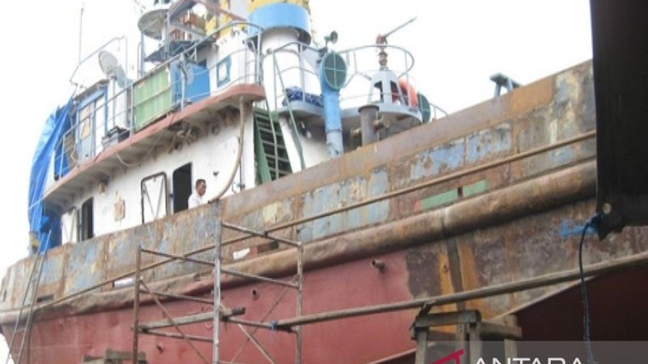 Pemerintah Kabupaten Bombana, Sulawesi Tenggara, membuka peluang investasi pembangunan galangan kapal untuk memenuhi kebutuhan perbaikan dan perawatan kapal di wilayah tersebut, serta meningkatkan pendapatan daerah.