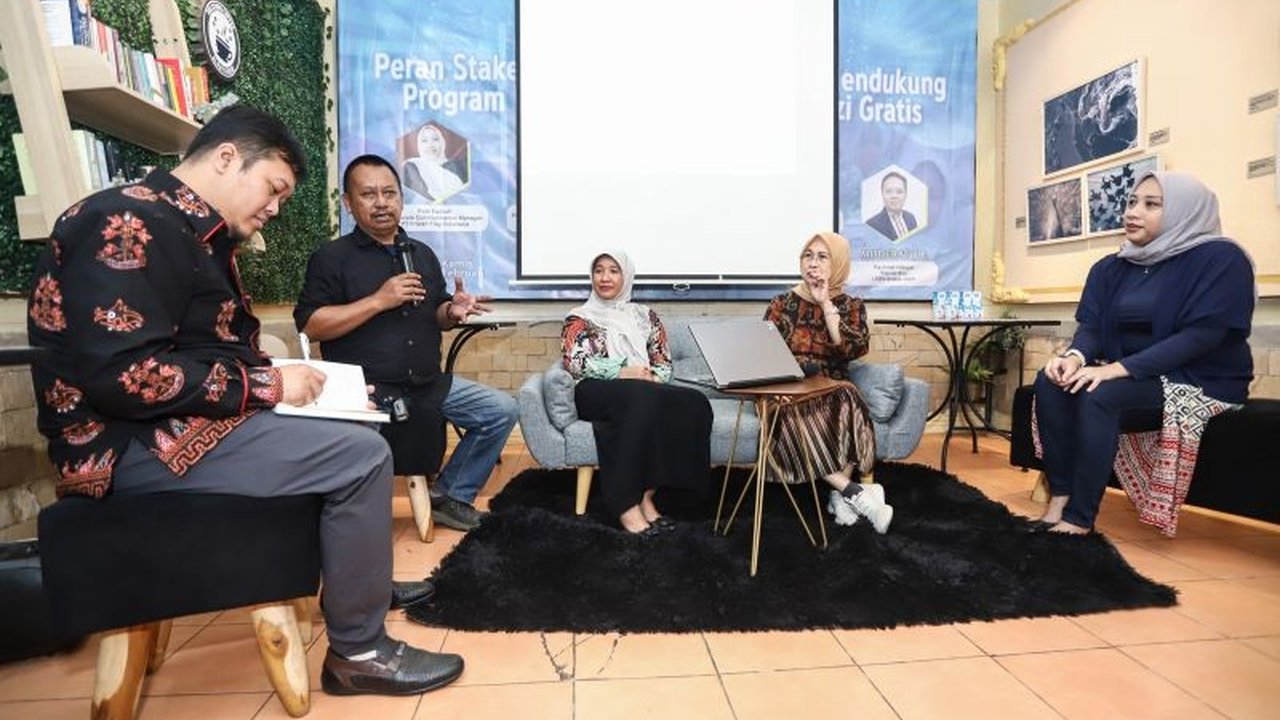 Program Makan Bergizi Gratis (MBG) di Jawa Timur tak hanya fokus pada pengentasan stunting, tetapi juga bertujuan meningkatkan kesejahteraan ekonomi dan sosial masyarakat melalui berbagai dampak positifnya.