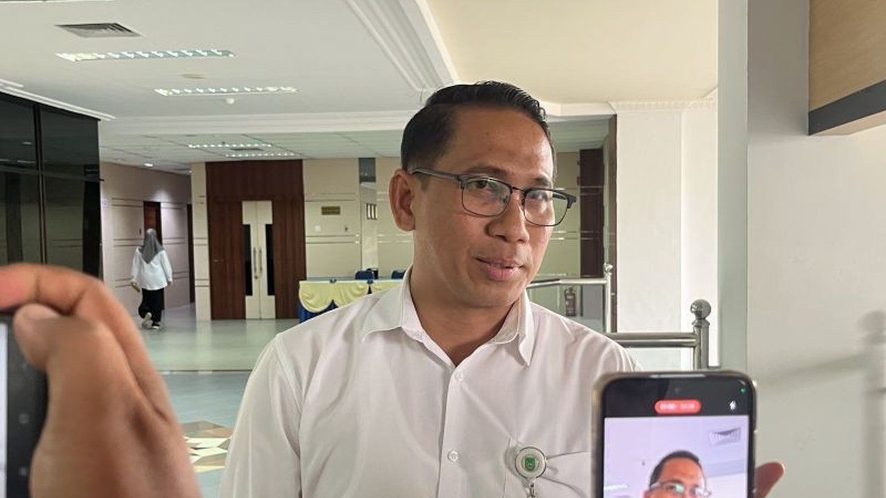 Dinas Pendidikan Batam usulkan pengadaan alat tenis meja untuk 55 sekolah senilai Rp1,3 Miliar masuk dalam rencana efisiensi anggaran, meskipun seharusnya dilaksanakan Januari lalu.