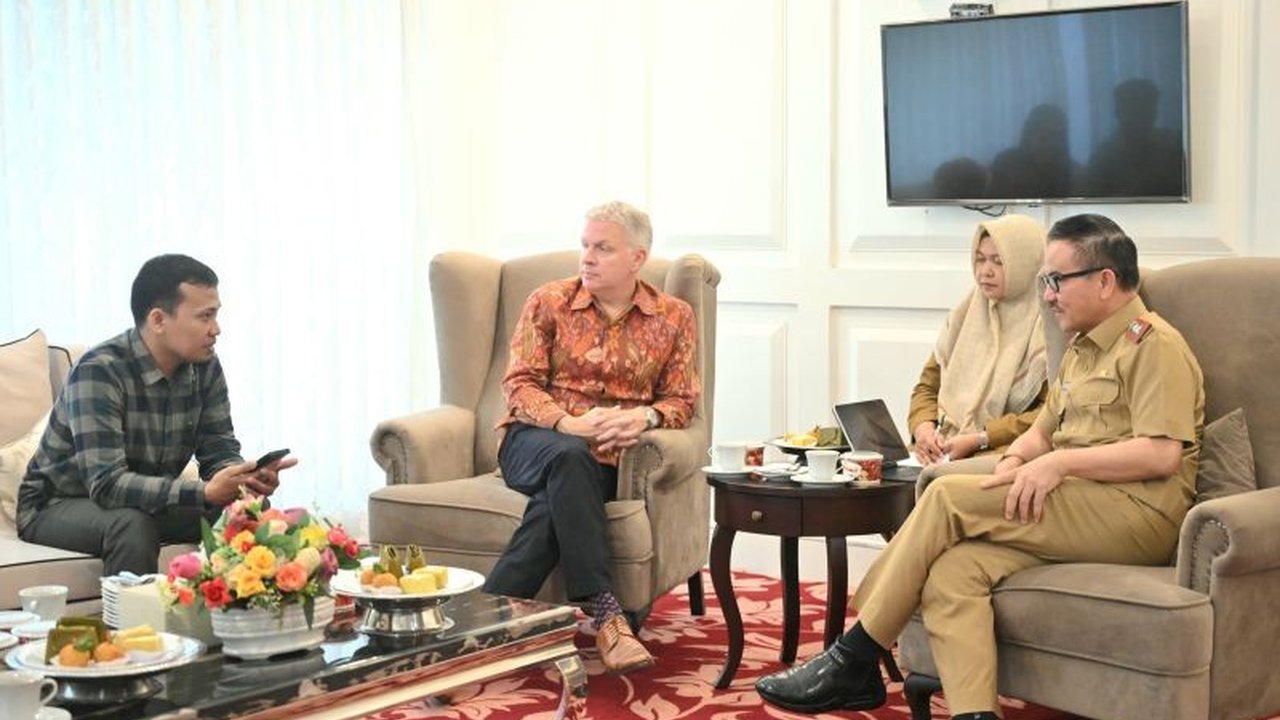 Sekretaris Daerah Provinsi Sulawesi Selatan mengusulkan pelatihan virtual bagi ASN Pemprov Sulsel kepada Dubes Kanada, yang disambut positif dengan tawaran pendampingan teknis.