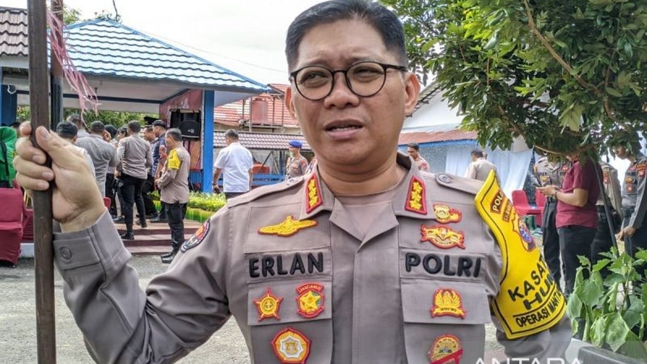 Polda Kalteng menetapkan oknum Bhayangkari berinisial HW sebagai tersangka kasus penipuan izin usaha gas elpiji 3 kilogram di Palangka Raya, dengan ancaman hukuman berdasarkan pasal 378 dan 372 KUHP.