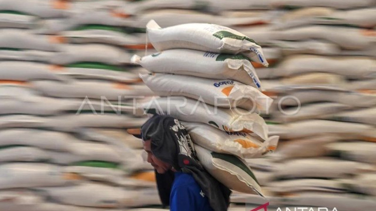 Bulog Kaltim-Kaltara memastikan stok beras mencapai 20.420 ton jelang Ramadhan dan Idul Fitri, cukup untuk beberapa bulan ke depan, serta menjaga stabilitas harga.