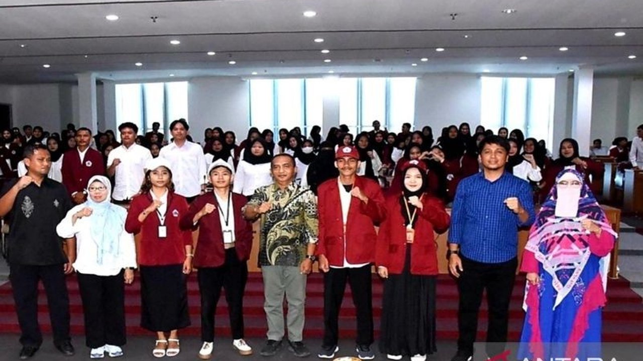 Universitas Negeri Gorontalo (UNG) terjunkan ratusan mahasiswa dalam program pengabdian masyarakat di pesisir Teluk Tomini untuk pemberdayaan masyarakat melalui berbagai bidang ilmu pengetahuan dan teknologi.